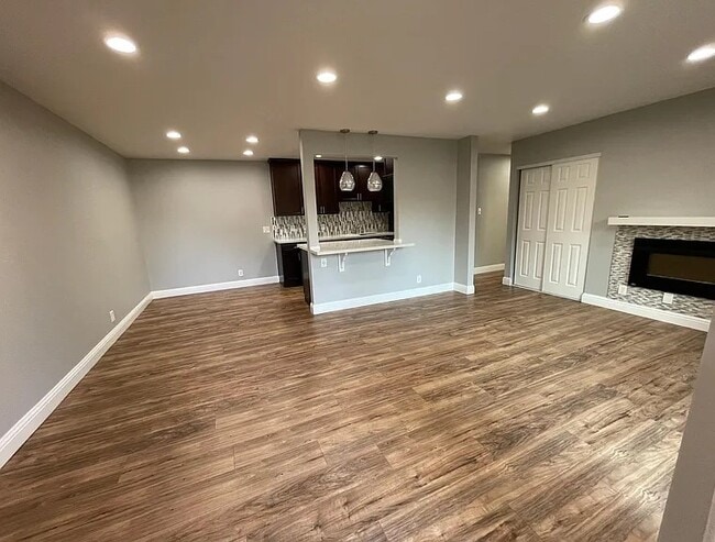 Photo - 410 Auburn Way Unit APT 7