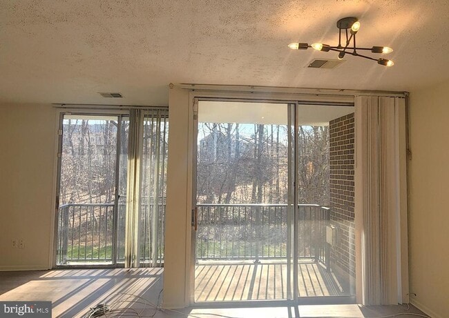 Photo - 10244 Prince Pl Unit 21-103