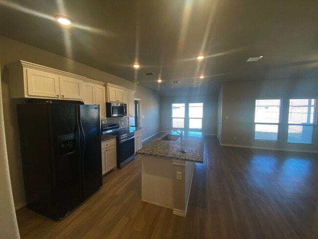 Photo - 7206 25th St