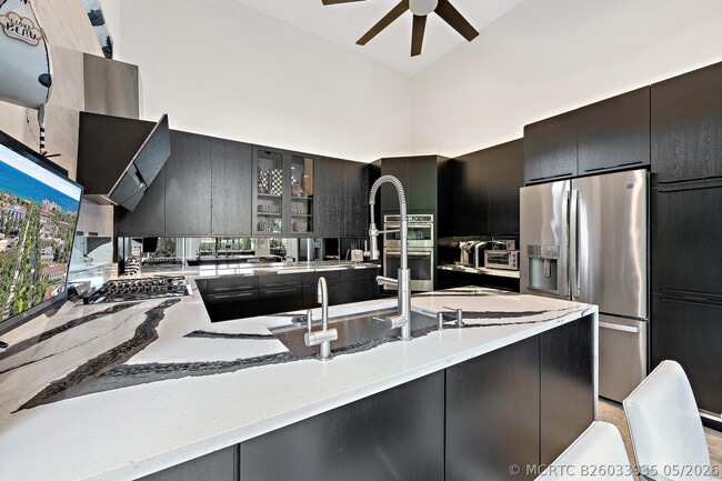 8080 Sandhill Ct
