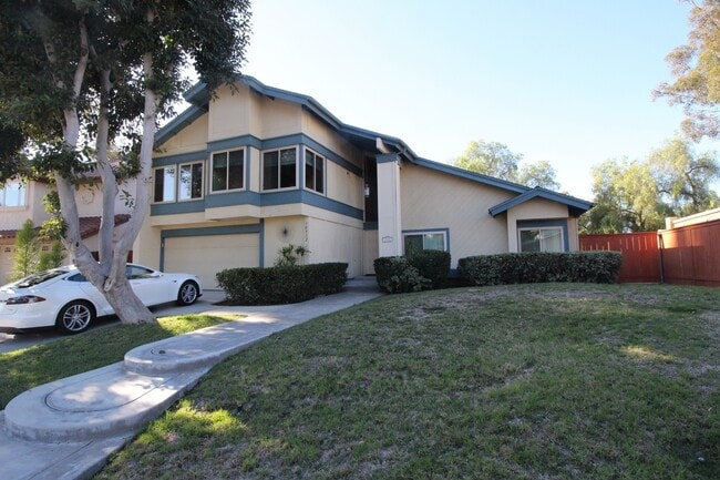 Spacious 4-Bedroom Home with Canyon Views ... - Spacious 4-Bedroom Home with Canyon Views ...