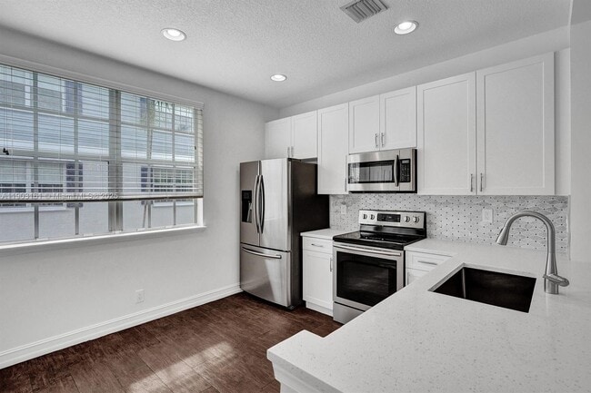 Photo - 446 NE 2nd Ave