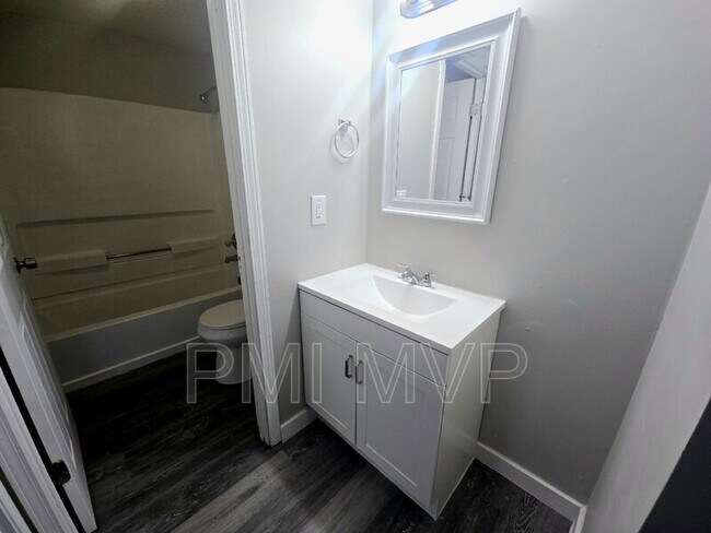 Photo - 2767 Wedge St