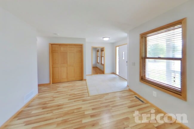Photo - 1230 Varner Way