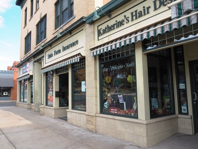 687 Main Street- 9 retail & 27 apts