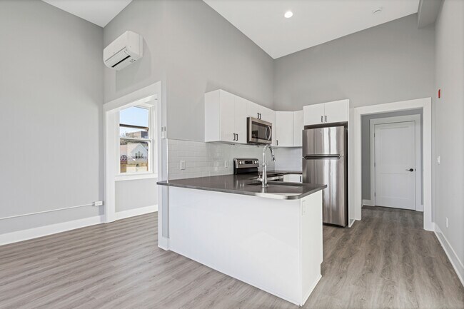 Photo - 47 Beekman Ave