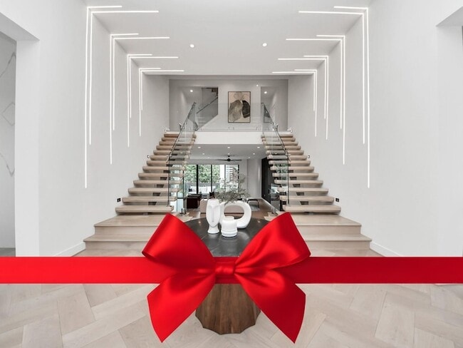 Building Photo - 5327 S Braeswood Blvd