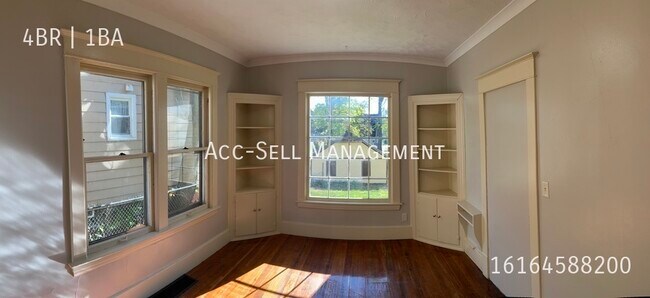 Photo - 618 Adams St SE