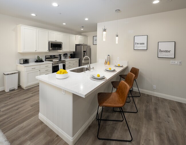 Photo - 1018 Briarwood Ave