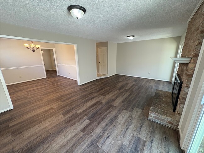 Building Photo - 17159 Beaver Springs Dr Unit 13