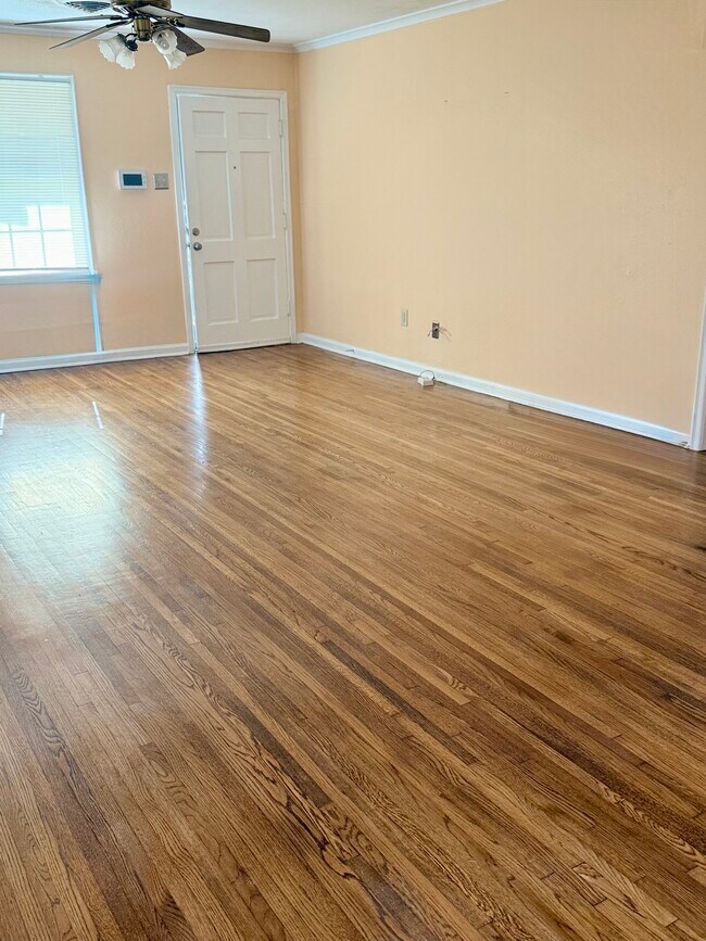 Photo - 4634 Amboy Rd