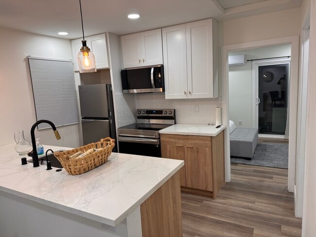 Photo - 19924 Bellemare Ave