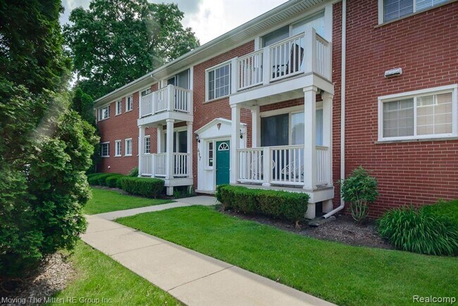 Photo - 487 N Eton St Unit B5