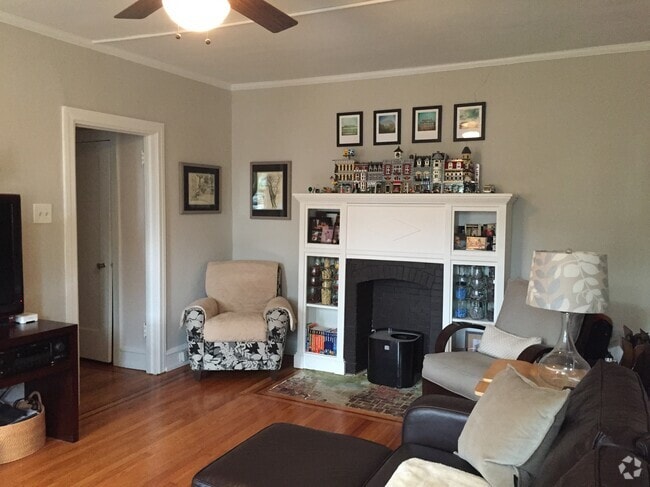 Building Photo - 2 N Ridge Ave Unit Downtown Ambler 2ND FL. Rental