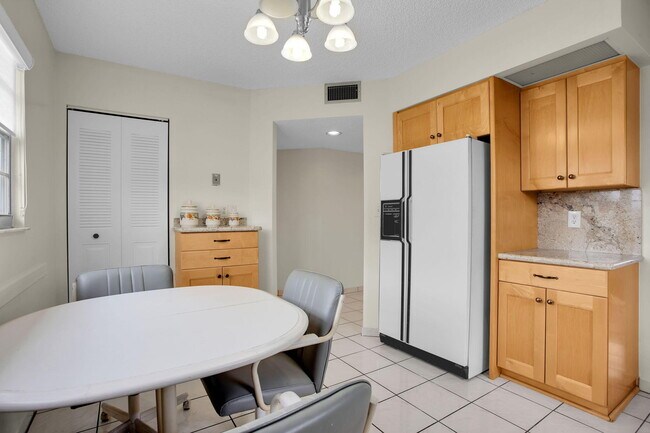 Photo - 1605 Abaco Dr Unit M4