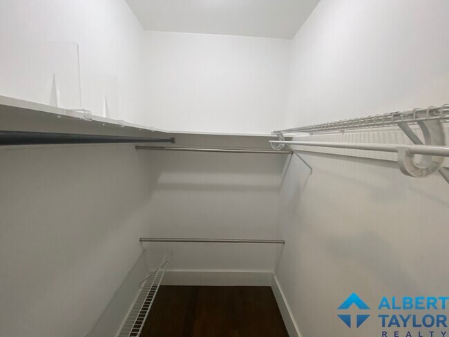 Photo - 2044 Beacon St Unit 1