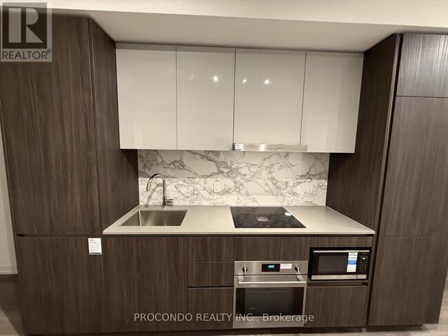 Photo - 8 Interchange Wy Unit 5801