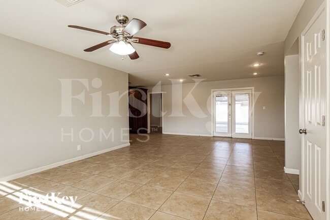Photo - 8802 N 35th Dr