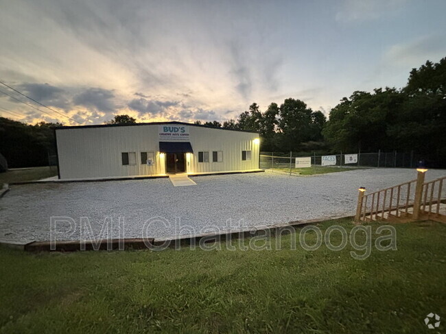 Building Photo - 5325 Old Hixson Pike Rental