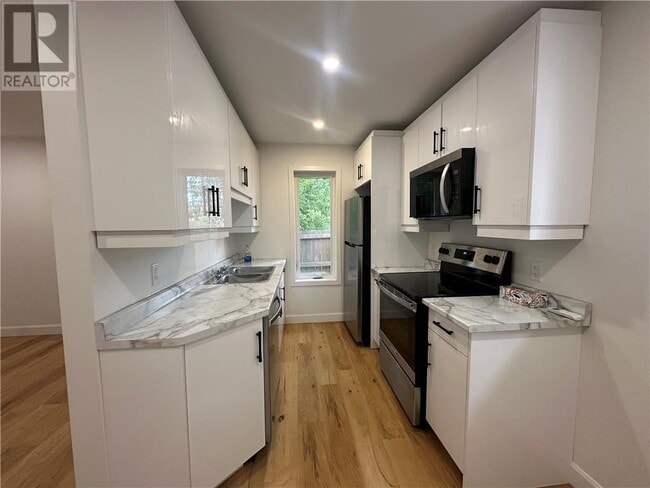 Photo - 3369 Falconbridge Rd