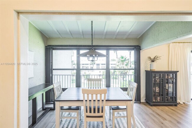 Photo - 3207 S Lakeview Cir Unit 6205