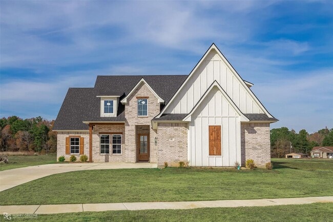 Building Photo - Modern 4 Bedroom / 3 Bath Home