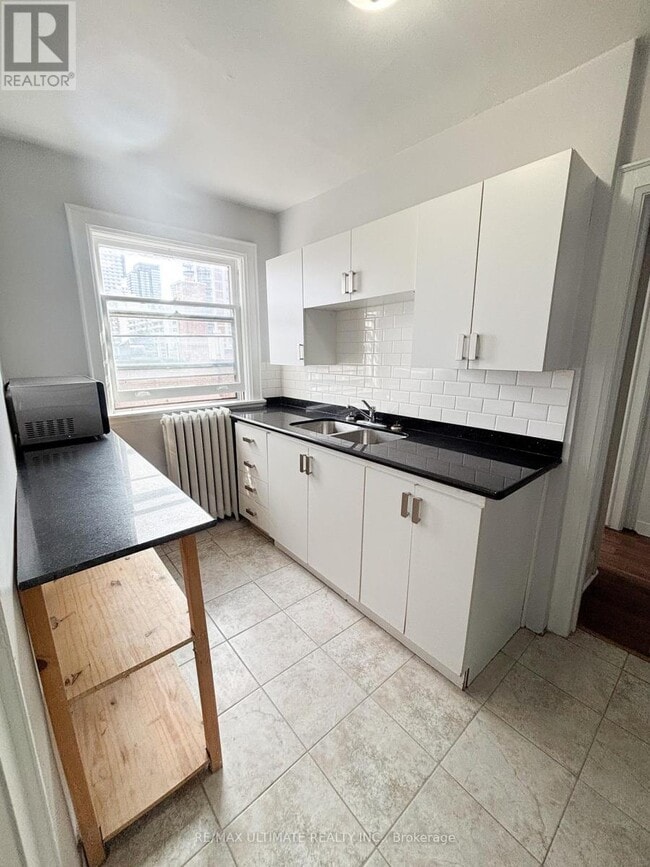 Photo - 20 Roselawn Ave Unité 11