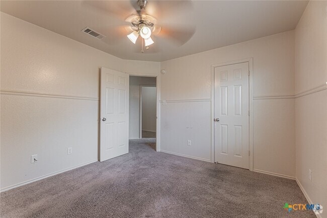 Building Photo - 2406 Waterfall Dr Rental