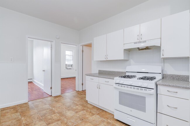 Photo - 121 W 19th St Unidad 2R