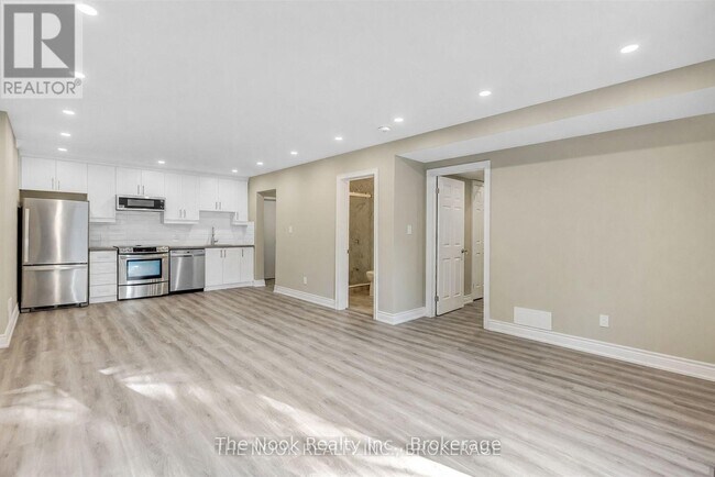 Photo - 138 Huntington Crescent