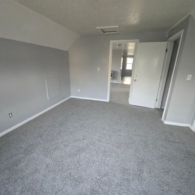Photo - 1853 Mannering Rd Unit 3