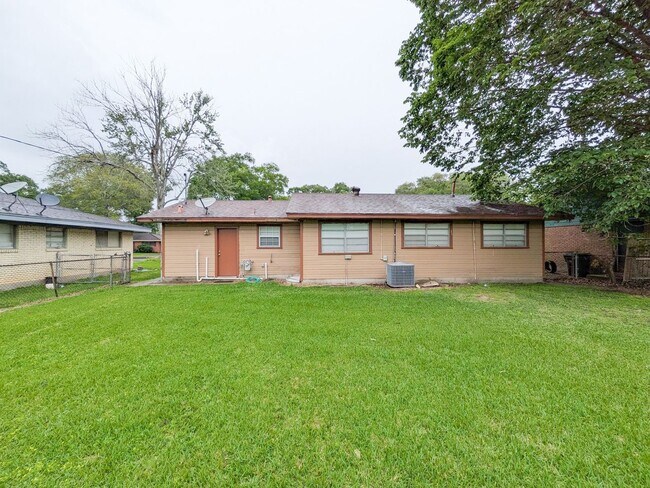Photo - 9225 Shepherd Dr