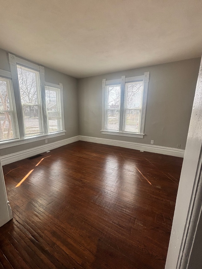 Photo - 2004 Latham St