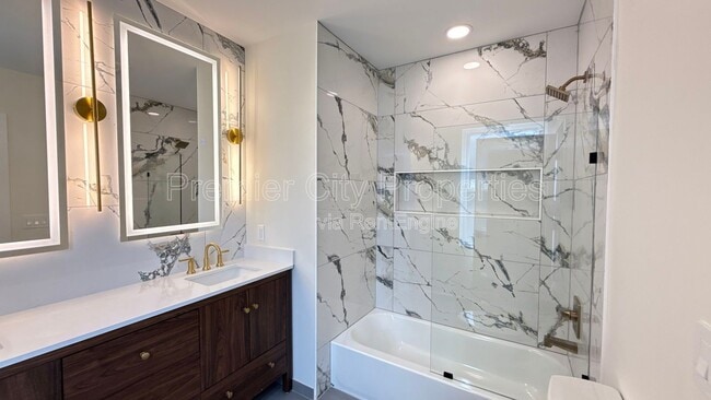 Building Photo - 240 Mcgregor Ave Unit 1