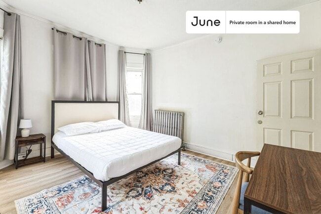 Room in Shared 5 bed/1 bath home in Harvard Square (Cambridge)