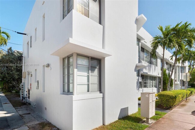 Photo - 621 11th St Unidad 102