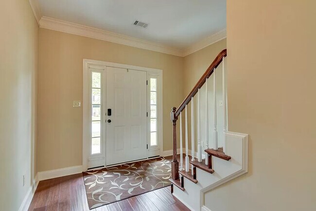 Photo - 8022 Battle St