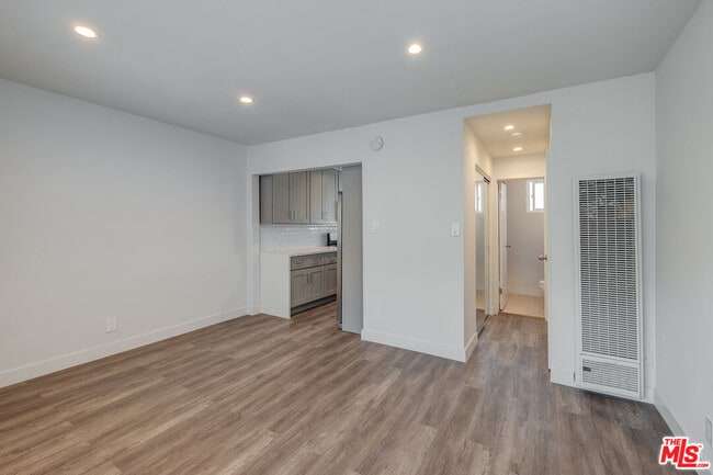 Photo - 4136 Grand View Blvd Unit 23