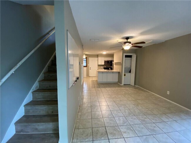 Photo - 2413 Leon St Unit 101