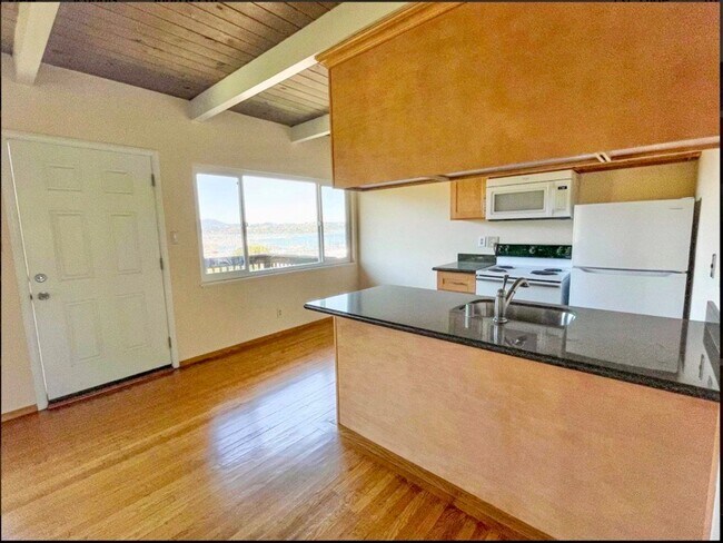 Photo - New: 2Bd Water View Flat in Sausalito Unit 4