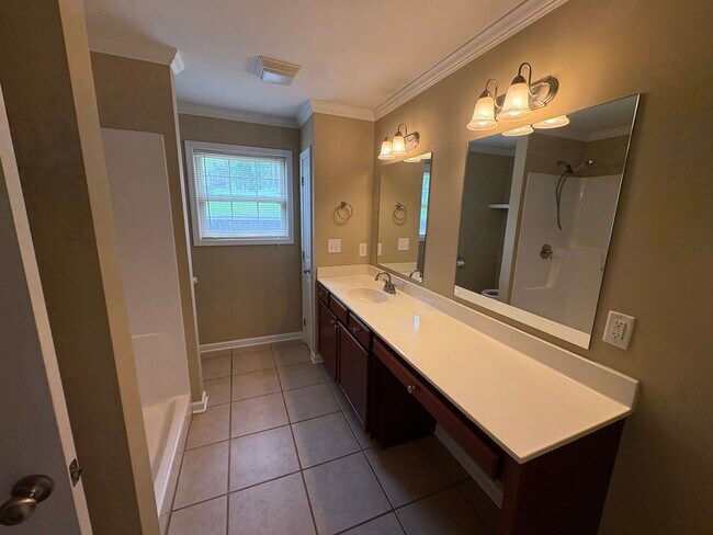 Photo - 163 Browns Rd