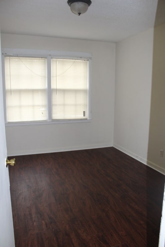 Photo - 207 E 11th St