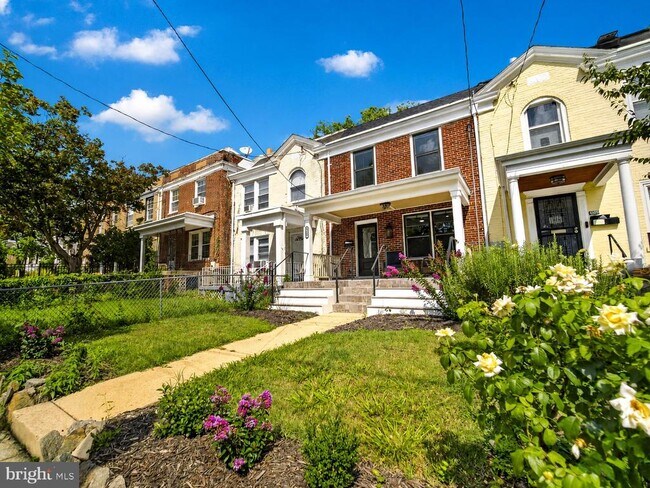 Photo - 4107 4th St NW