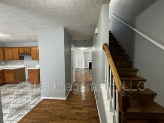 Photo - 2039 Marbut Trce