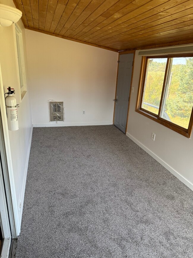 Photo - 606-613 13th St NW