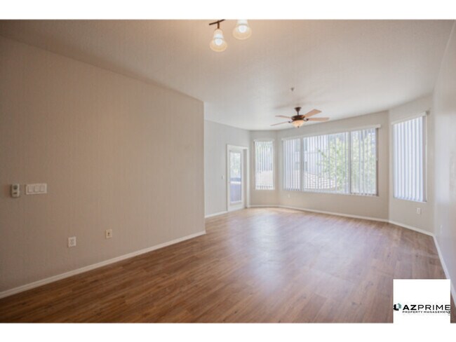 Photo - Premium 2/2 Tempe Condo in Regatta Pointe ...