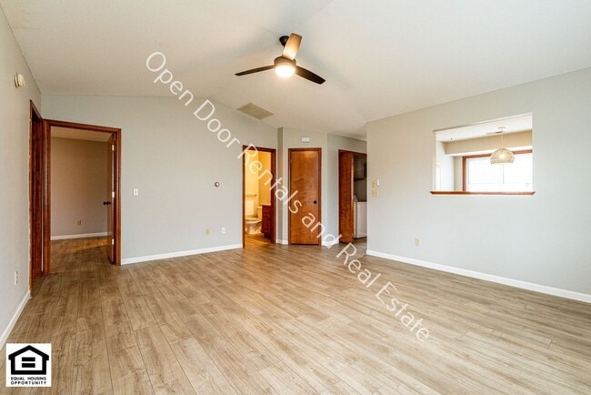 Photo - 1515/1517 Flagstone Dr. Unit 1515 Flagstone Dr.