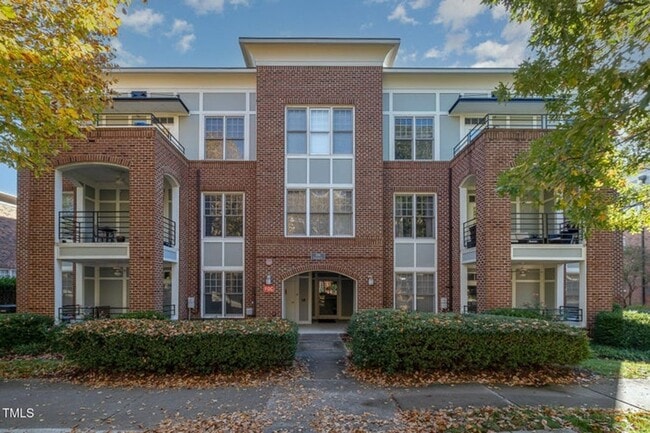 Building Photo - Prime Davis Park Location! Move-In Ready 2... Rental