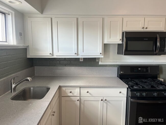 Photo - 110 Oak Tree Ave Unit 2