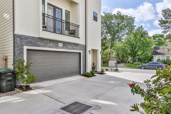 Photo - 812 Fisher St Unidad A